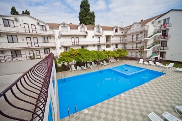 открытый бассейн